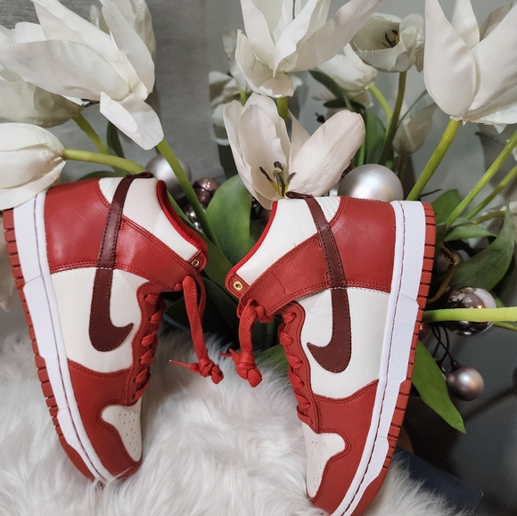 Nike Womens Dunk High WMNS DD1869 size7.5 new - Picture 1 of 9